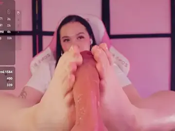 Stripchat Free Porn Cam of Chery_Lady22