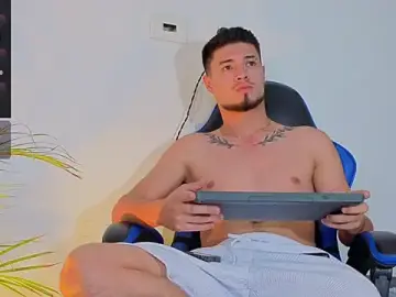 Stripchat Free Live Porn of EdwardRoss_