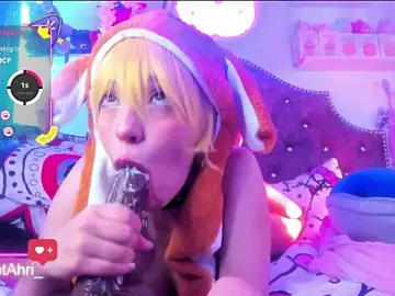 Stripchat Adult Webcams of SweetAhri