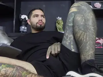 Stripchat Nude Webcam of matteosantos