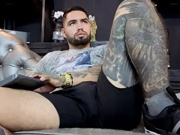 Stripchat Nude Webcam of matteosantos