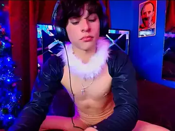 Stripchat Live Sex Cam of Luke_Howland