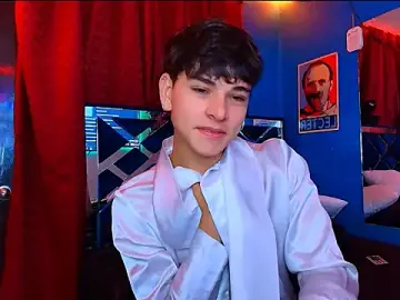 Stripchat Sex Cam of Luke_Howland