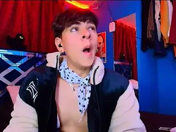 Stripchat Live Sex Cam of Luke_Howland