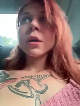 Stripchat Sex Cam of rosiessecret