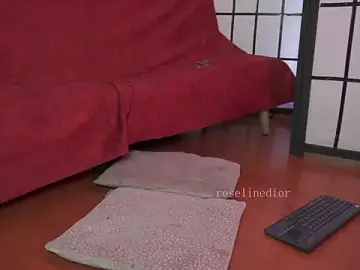 Stripchat Free Porn Cam of roselinedior
