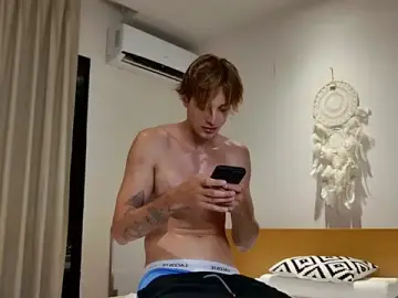 Stripchat Sex Cam of Cryptikov