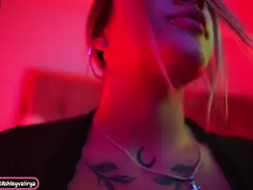 Stripchat Free Live Porn of ashleyvalirya