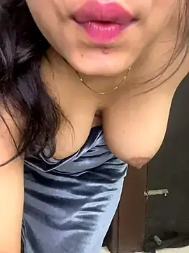Stripchat Nude Webcam of Cute-Russian