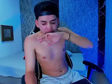 Stripchat Watch Live Sex Cams of Mike_0233_