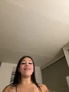 Stripchat Best Webcam of Alyshanon18