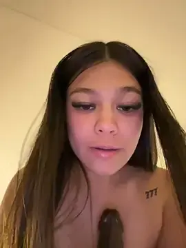 Stripchat Watch Live Sex Cams of Alyshanon18
