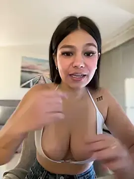 Stripchat Adult Video Chat of Alyshanon18