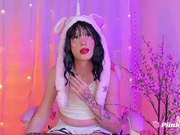 Stripchat Live Sex Cam of Pinkyrosse