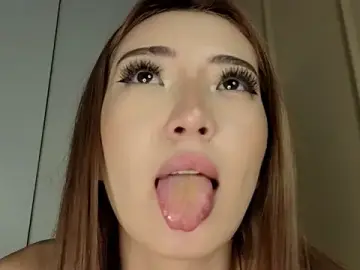 Stripchat Live Sex Cam of tinki_winkii
