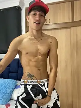 Stripchat Best Webcam of _CamiloBass