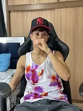 Stripchat Watch Live Sex Cams of _CamiloBass