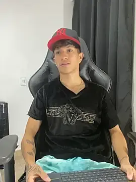 Stripchat Private Sex Chat of _CamiloBass