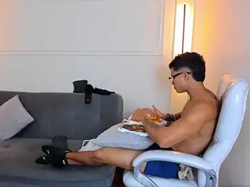 Stripchat Adult Webcams of Paradise_boy_s