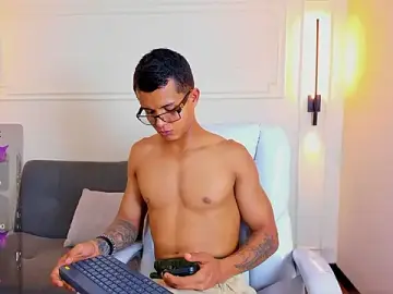 Stripchat Free Porn Cam of Paradise_boy_s