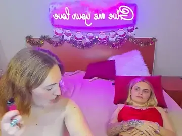 Stripchat Sex Cam of MagicEyess