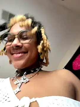 Stripchat Free Porn Cam of DreaLaLuna