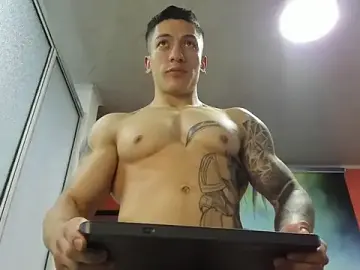 Stripchat Free Porn Cam of aquiles_51