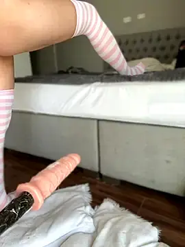 Stripchat Adult Webcam of emiss_