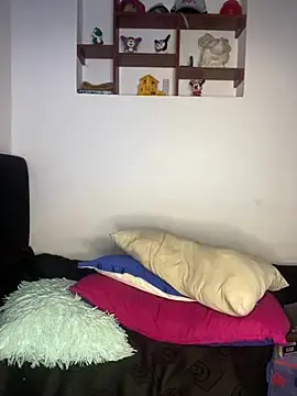 Stripchat Free Porn Cam of hotwife26