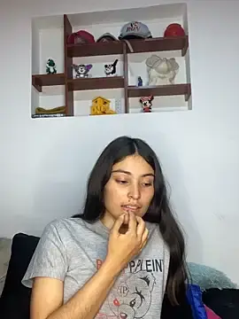 Stripchat Free Porn Cam of hotwife26