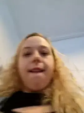 Stripchat Watch Live Sex Cams of Public_Katrisha