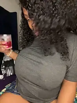 Stripchat Adult Webcams of Boneca25