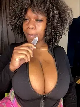 Stripchat Sex Cam of Boneca25