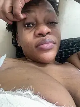 Stripchat Adult Webcam of BonnyMolhada