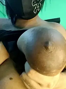 Stripchat Live Sex Cam of Wild_Shemi