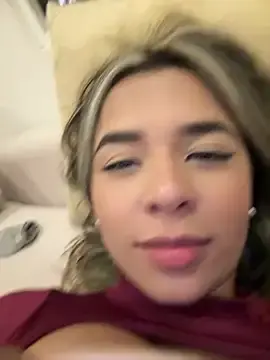 Stripchat Free Porn Cam of Tiana_saenz