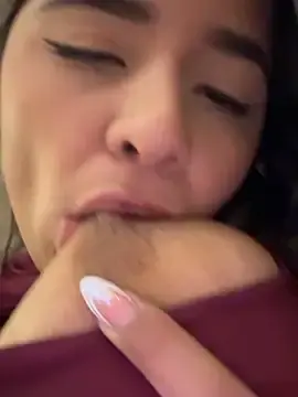 Stripchat Live Sex of Tiana_saenz