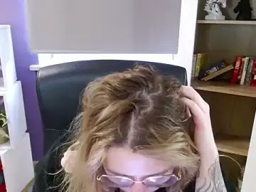 Stripchat Sex Cam of Zoey_Erotic