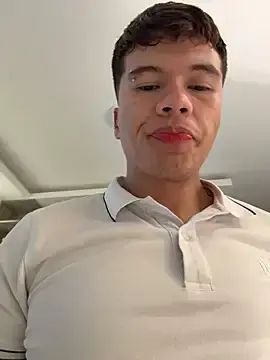 Stripchat Live Sex of Logan_smith1