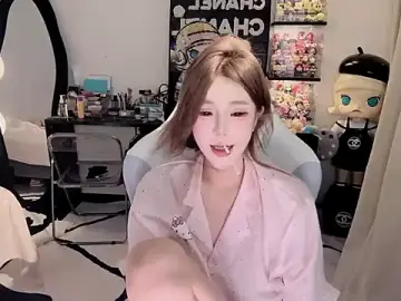 Stripchat Sex Cam of -Xiaoxue-