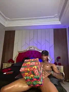 Stripchat Free Live Porn of AaronCruz_