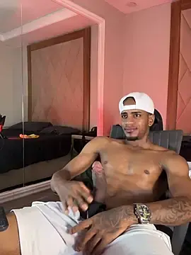 Stripchat Free Live Porn of AaronCruz_