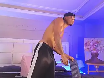 Stripchat Best Webcam of AaronCruz_