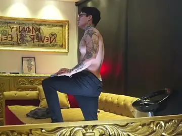 Stripchat Live Sex Cam of dantecoppolaa_