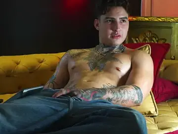 Stripchat Watch Live Sex Cams of dantecoppolaa_