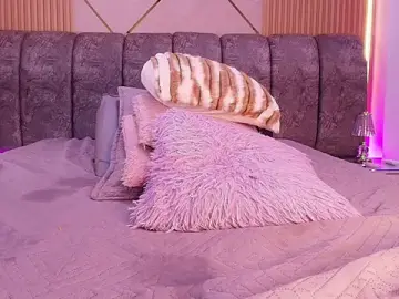 Stripchat Sex Cam of naia_blessed