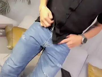 Stripchat Live Sex Cam of Tim_wolf