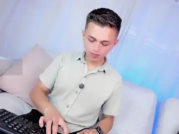 Stripchat Free Porn Cam of Tim_wolf