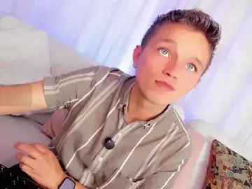 Stripchat Sex Cam of Tim_wolf