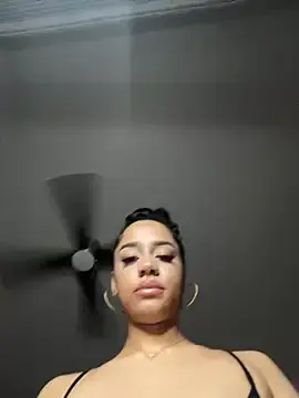 Stripchat Adult Webcam of mixedbabygigi